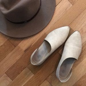 Tan flats
